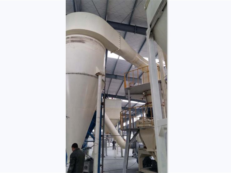 立式雙動(dòng)力細(xì)磨粉機(jī)1